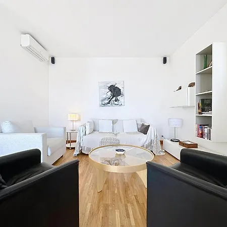 1 Bedroom- Fantastic View On The Port- 269 By Interhome Appartamento